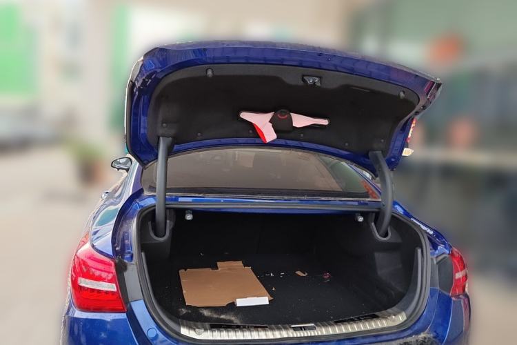 Used Hongqi H5 2019 30TD Dynamic Edition Trunk