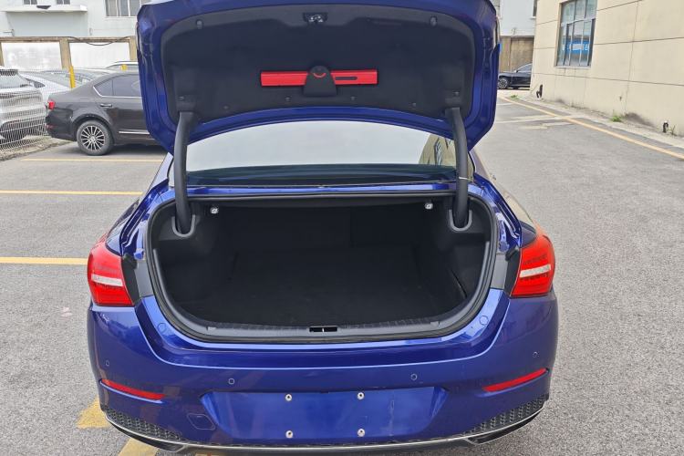 Used Hongqi H5 2019 30TD Smart Connect Dynamic Edition Trunk
