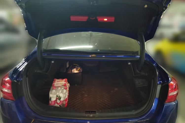 Used Hongqi H5 2019 30TD Dynamic Edition Trunk