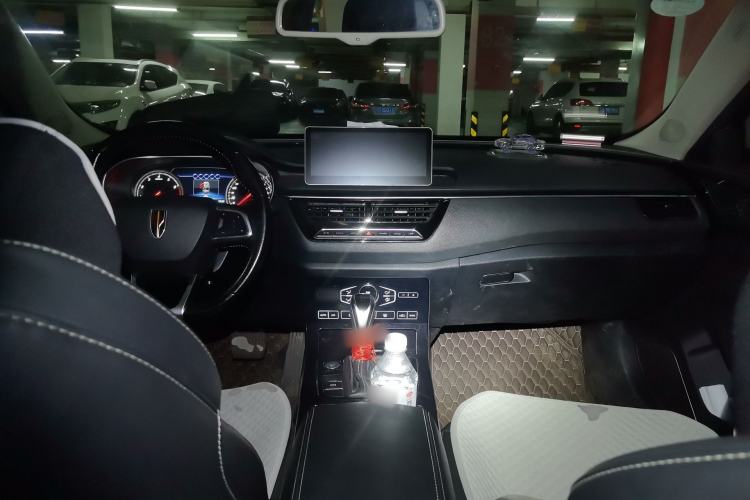 Used Hongqi H5 2019 30TD Dynamic Edition Center Console