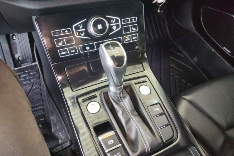 Used Hongqi H5 2019 30TD Smart Connect Dynamic Edition Gear Lever