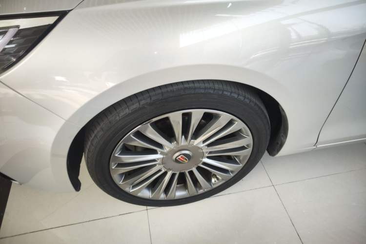 Used Hongqi H5 2019 30TD Smart Connect Dynamic Edition Left Front Wheel Hub