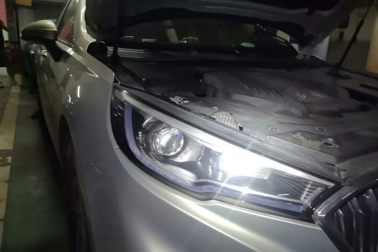 Used Hongqi H5 2019 30TD Dynamic Edition Right Front Headlight