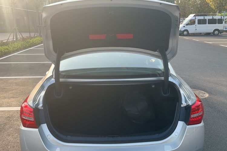 Used Hongqi H5 2019 30TD Smart Connect Dynamic Edition Trunk