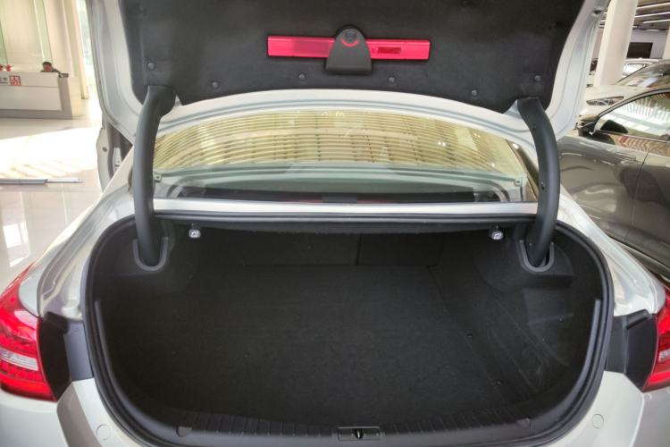 Used Hongqi H5 2019 30TD Smart Connect Dynamic Edition Trunk