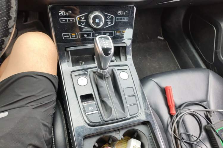 Used Hongqi H5 2019 30TD Dynamic Edition Gear Lever