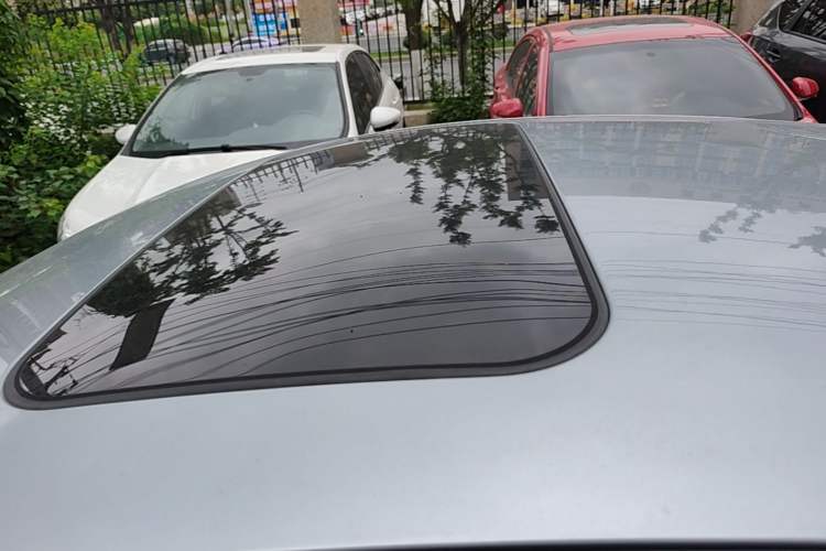 Used Hongqi H5 2019 30TD Dynamic Edition Roof