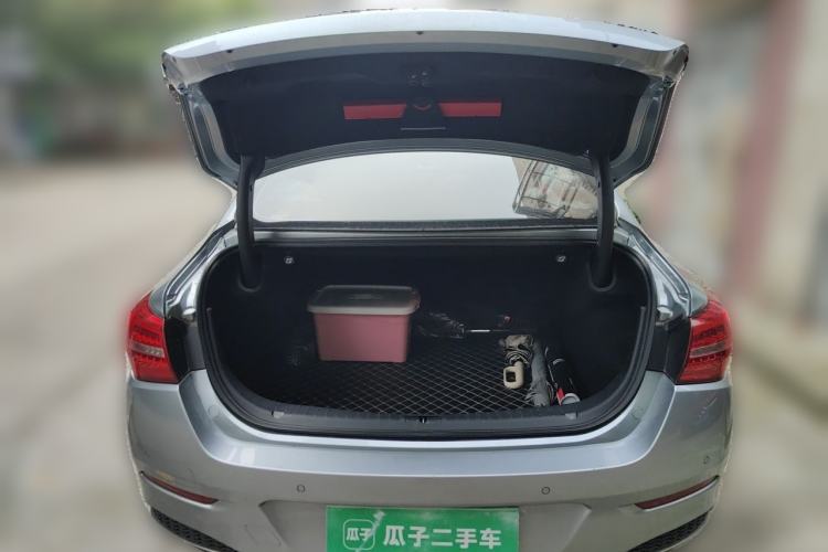 Used Hongqi H5 2019 30TD Smart Connect Dynamic Edition Trunk
