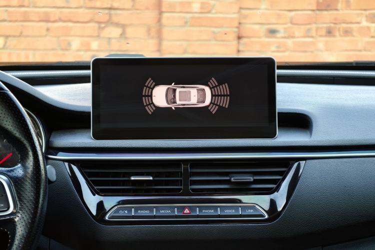 Used Hongqi H5 2019 30TD Smart Connect Dynamic Edition Audio And AC Panel