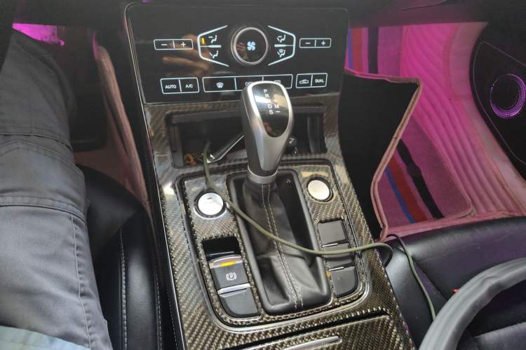 Used Hongqi H5 2019 30TD Dynamic Edition Gear Lever