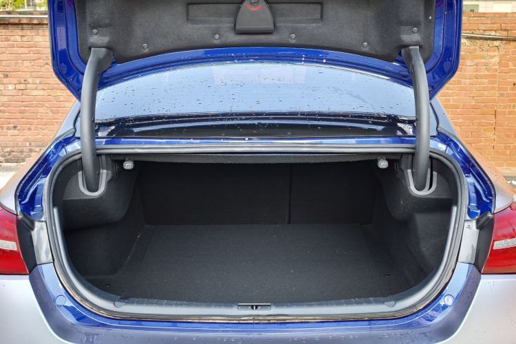 Used Hongqi H5 2019 30TD Smart Connect Dynamic Edition Trunk