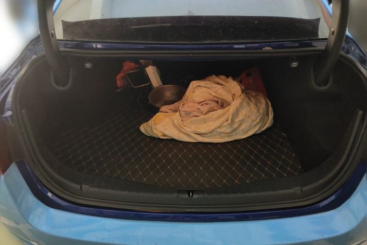 Used Hongqi H5 2019 30TD Dynamic Edition Trunk
