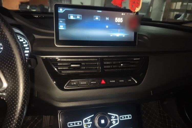 Used Hongqi H5 2019 30TD Dynamic Edition Audio And AC Panel