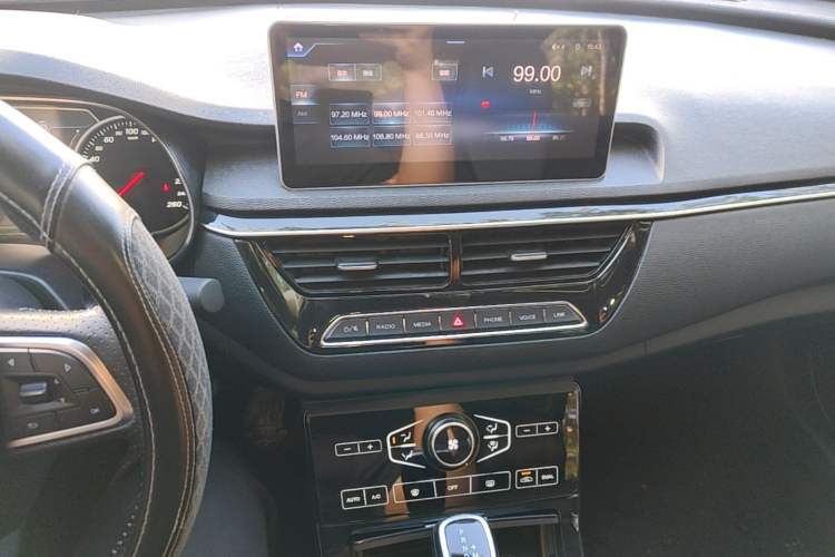 Used Hongqi H5 2019 30TD Dynamic Edition Audio And AC Panel