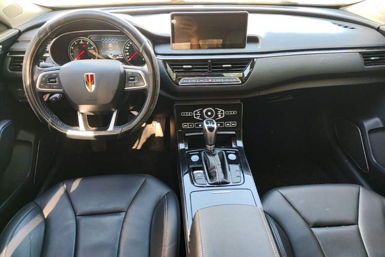 Used Hongqi H5 2019 30TD Dynamic Edition Center Console