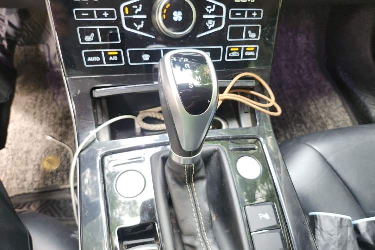 Used Hongqi H5 2019 30TD Smart Connect Dynamic Edition Gear Lever