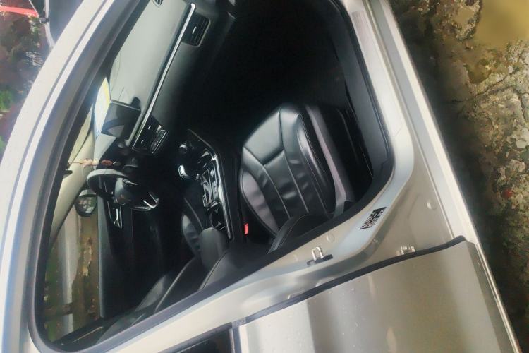 Used Hongqi H5 2019 30TD Dynamic Edition Interior 3