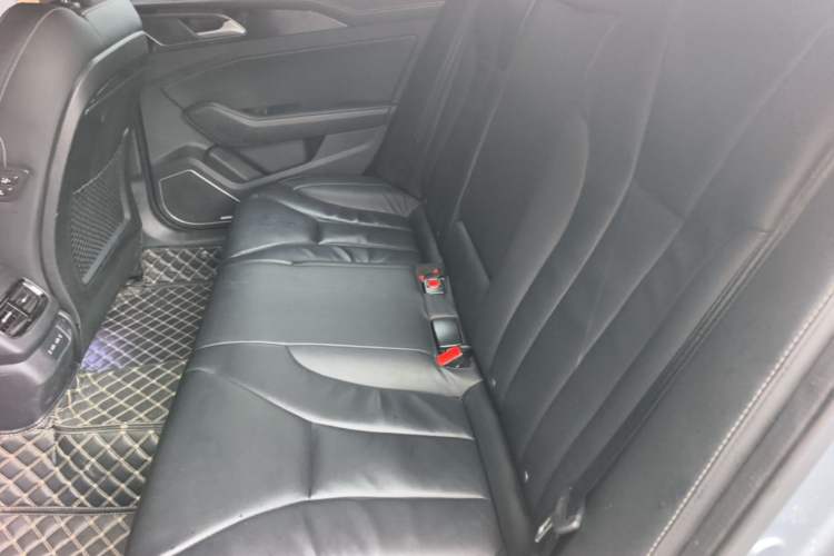 Used Hongqi H5 2019 30TD Smart Connect Dynamic Edition Interior 4