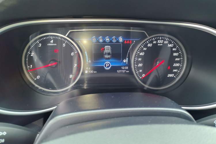 Used Hongqi H5 2019 30TD Dynamic Edition Odometer Close Up