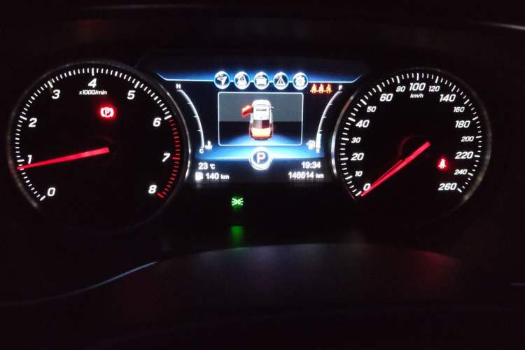 Used Hongqi H5 2019 30TD Smart Connect Dynamic Edition Odometer Close Up
