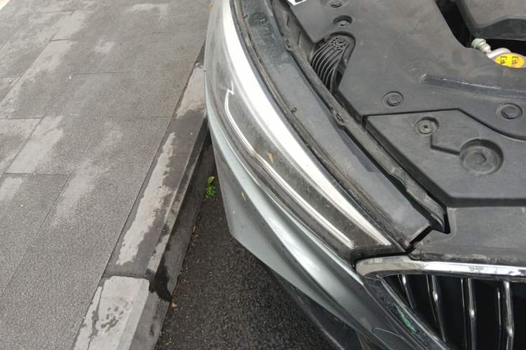 Used Hongqi H5 2019 30TD Smart Connect Dynamic Edition Right Front Headlight