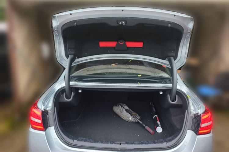 Used Hongqi H5 2019 30TD Smart Connect Dynamic Edition Trunk