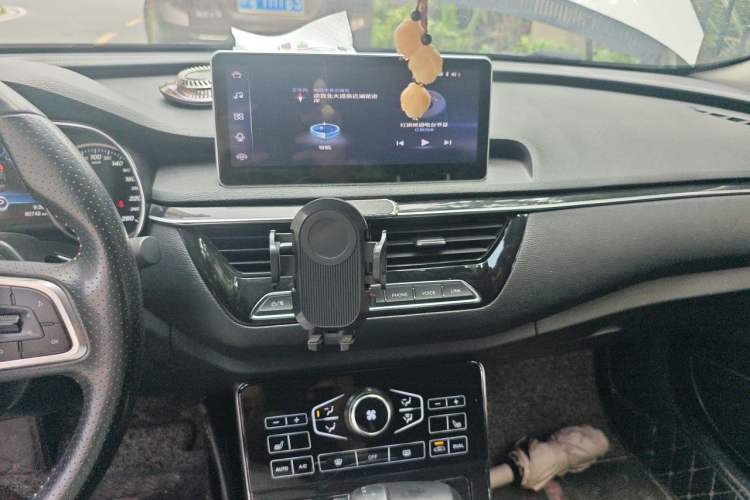 Used Hongqi H5 2019 30TD Smart Connect Dynamic Edition Audio And AC Panel