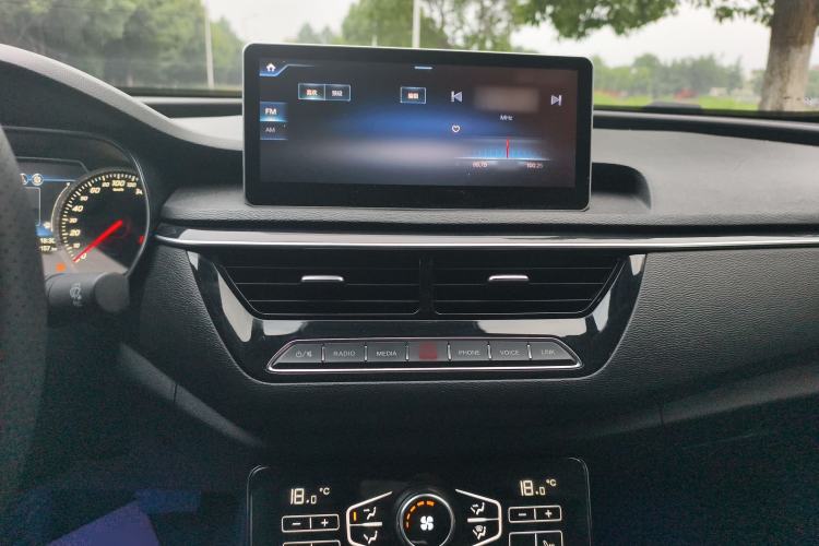 Used Hongqi H5 2019 30TD Smart Connect Dynamic Edition Audio And AC Panel