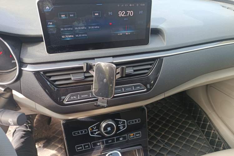 Used Hongqi H5 2019 30TD Dynamic Edition Audio And AC Panel