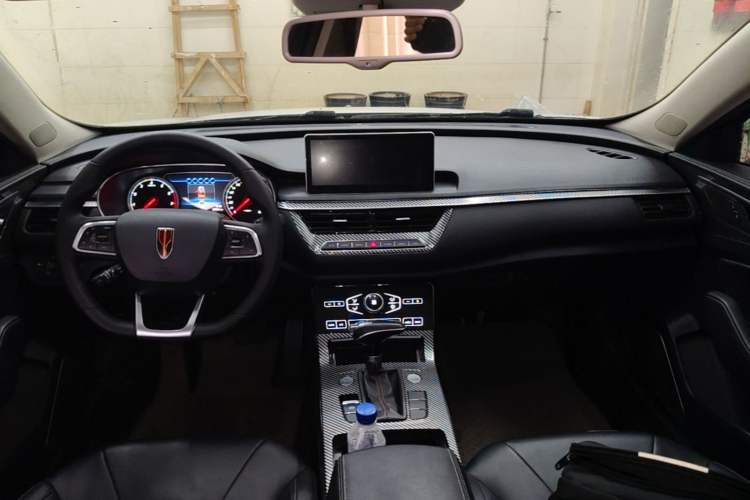 Used Hongqi H5 2019 30TD Smart Connect Dynamic Edition Center Console
