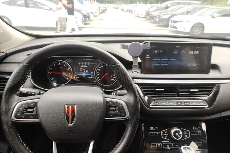 Used Hongqi H5 2019 30TD Dynamic Edition Center Console