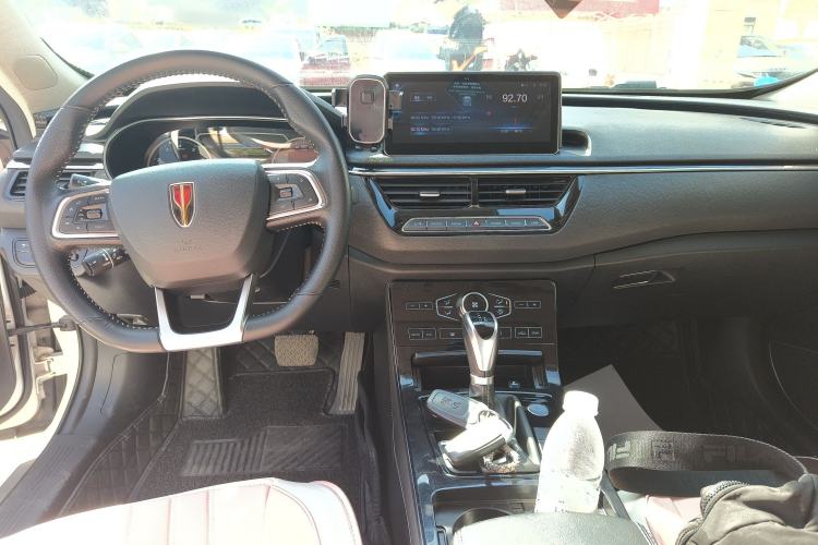 Used Hongqi H5 2019 30TD Dynamic Edition Center Console