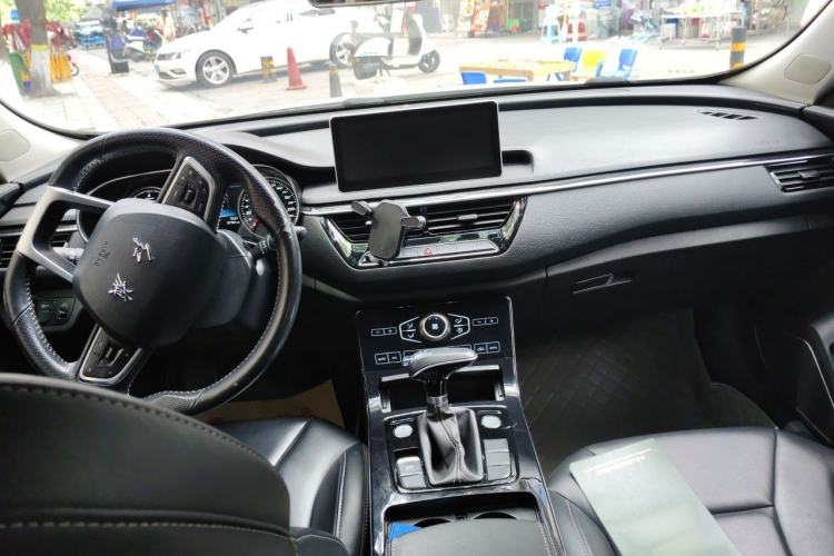 Used Hongqi H5 2019 30TD Dynamic Edition Center Console