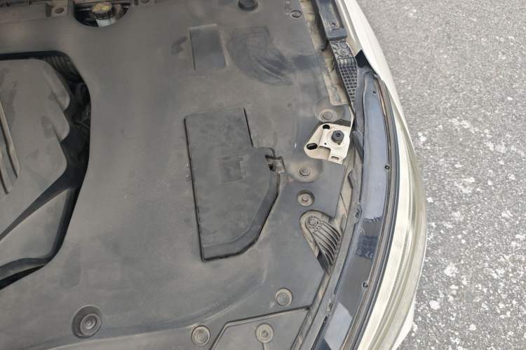Used Hongqi H5 2019 30TD Smart Connect Dynamic Edition Engine Bay Left