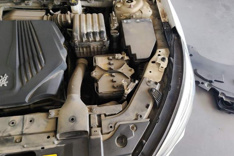 Used Hongqi H5 2019 30TD Smart Connect Dynamic Edition Engine Bay Left