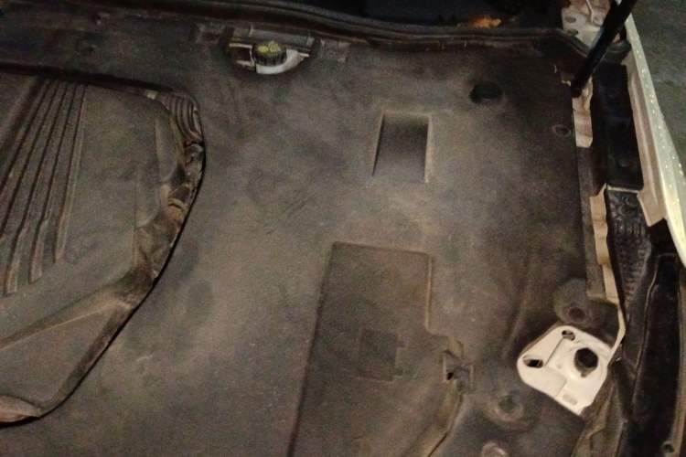 Used Hongqi H5 2019 30TD Dynamic Edition Engine Bay Left