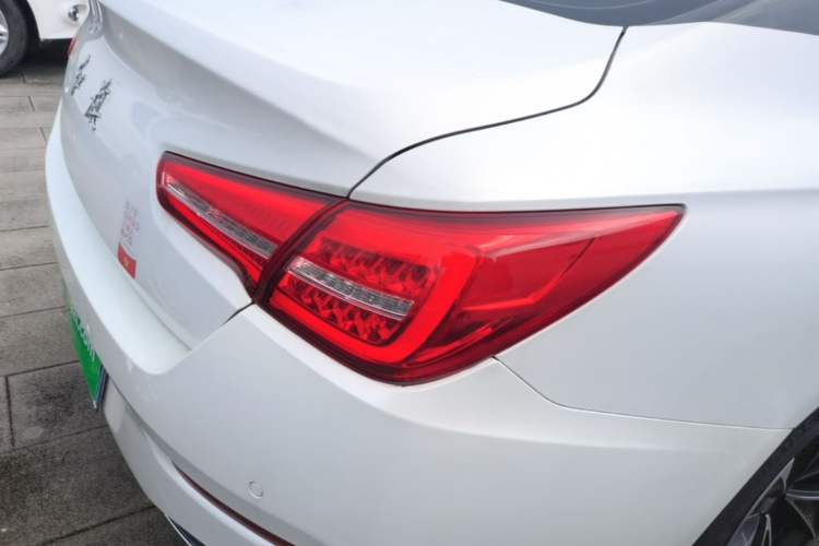 Used Hongqi H5 2019 30TD Smart Connect Dynamic Edition Exterior 3