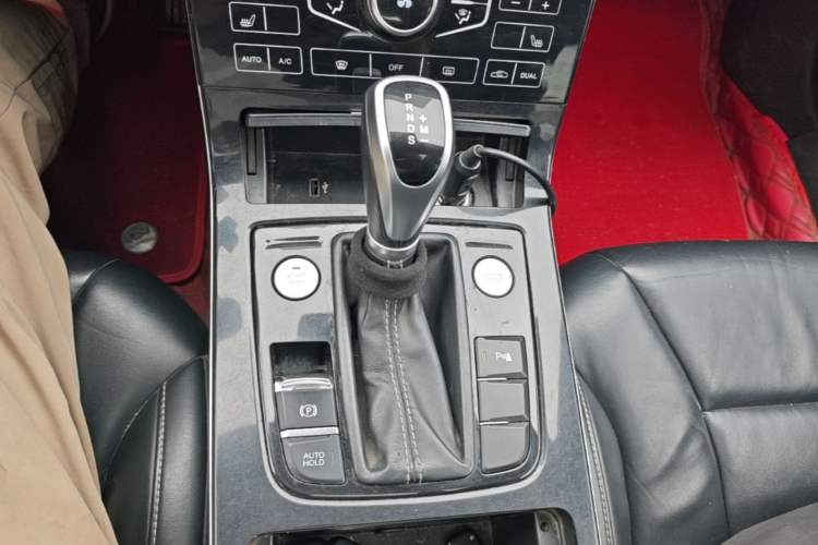 Used Hongqi H5 2019 30TD Smart Connect Dynamic Edition Gear Lever