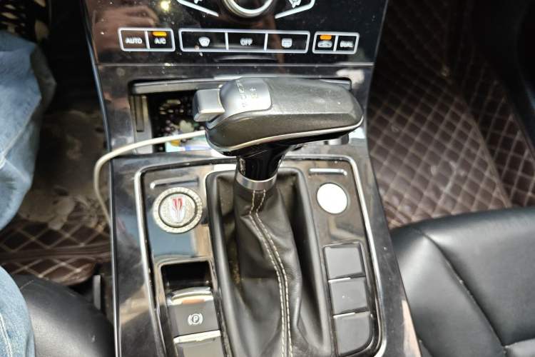 Used Hongqi H5 2019 30TD Dynamic Edition Gear Lever