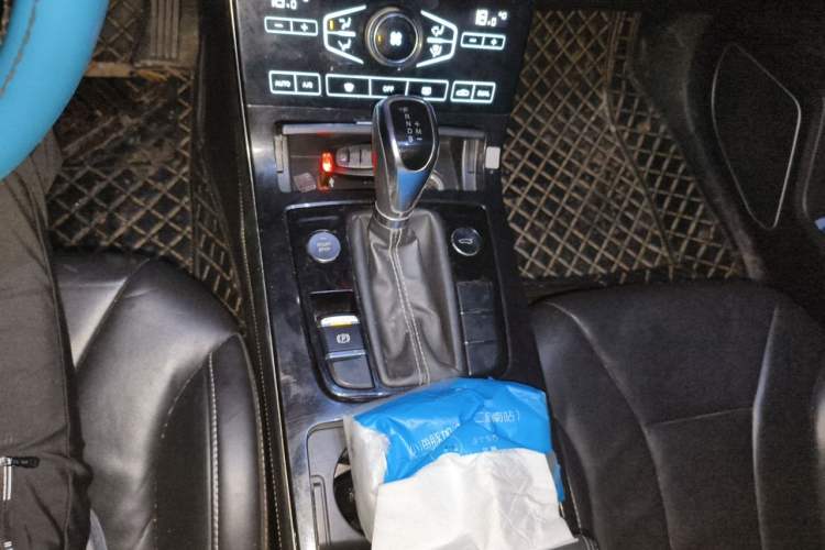 Used Hongqi H5 2019 30TD Dynamic Edition Gear Lever