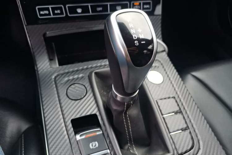 Used Hongqi H5 2019 30TD Smart Connect Dynamic Edition Gear Lever