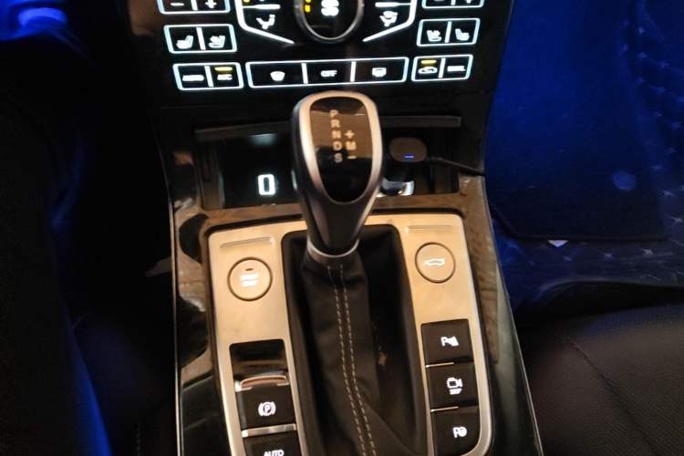 Used Hongqi H5 2019 30TD Smart Connect Dynamic Edition Gear Lever