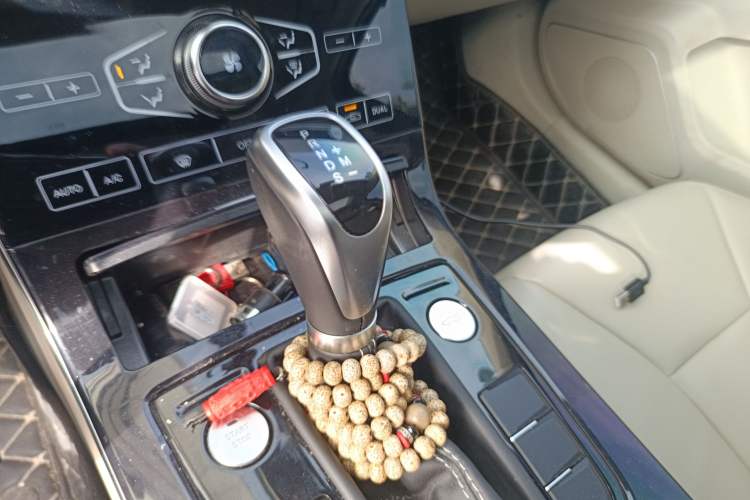 Used Hongqi H5 2019 30TD Dynamic Edition Gear Lever