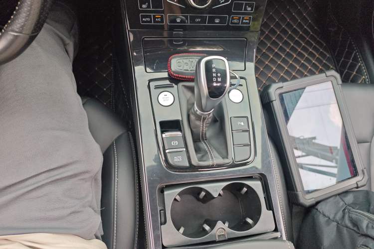 Used Hongqi H5 2019 30TD Smart Connect Dynamic Edition Gear Lever