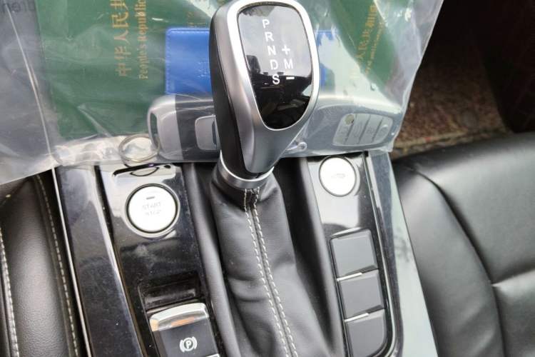 Used Hongqi H5 2019 30TD Dynamic Edition Gear Lever