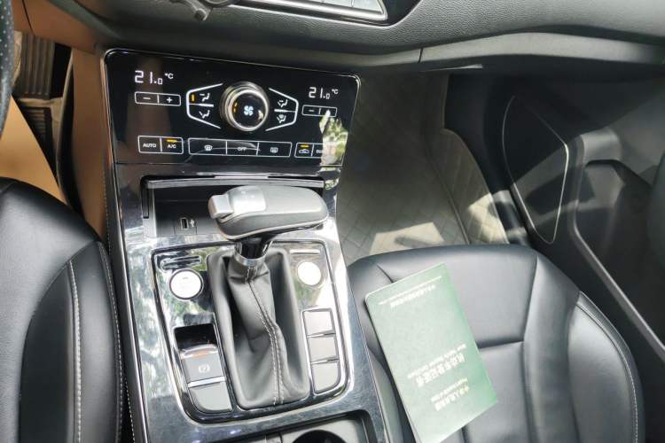 Used Hongqi H5 2019 30TD Dynamic Edition Gear Lever