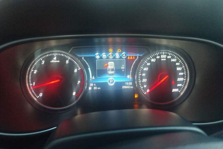 Used Hongqi H5 2019 30TD Smart Connect Dynamic Edition Instrument Cluster