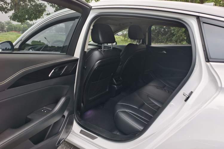 Used Hongqi H5 2019 30TD Smart Connect Dynamic Edition Interior 3