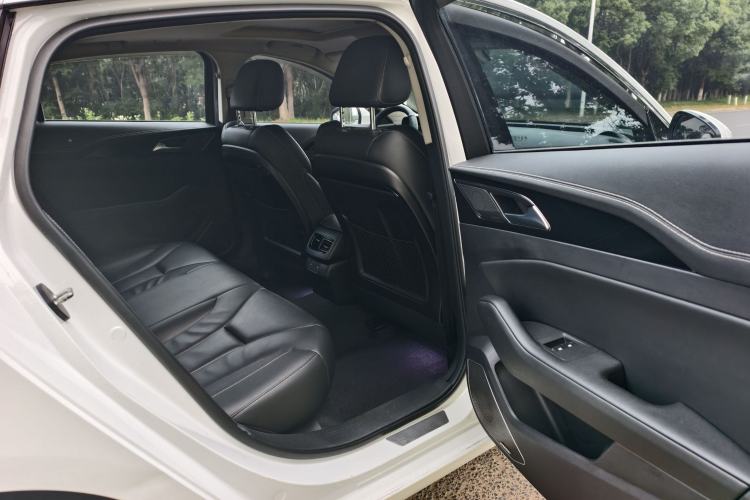Used Hongqi H5 2019 30TD Smart Connect Dynamic Edition Interior 4