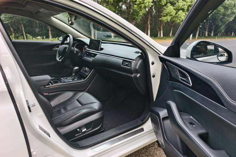 Used Hongqi H5 2019 30TD Smart Connect Dynamic Edition Interior 5